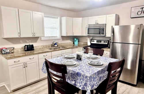 North Charleston Apartment | Comfortable/Close to Everything 2-bedroom/1 bath Apartment in North Charleston.