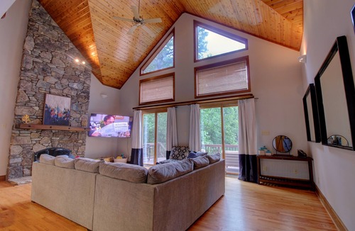 Bowling Green House | Contemporary woodland home on Lake Wylie with hot tub, sleeps 16