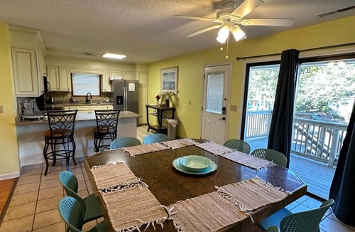 Crescent Beach House | Coral Breeze - The Ocean Events House