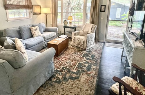Isle of Palms Cottage | Cottage Home, IOP Classic,3br2ba, Beach&Park 3blks