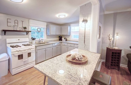 Lincolnville House | Cottage in the Oaks is a restored Historical Cottage from the late 1800’s