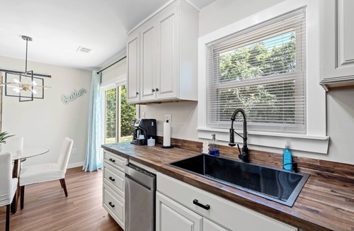 Polk Village House | Cottage Under the Magnolia Trees/Near Bases