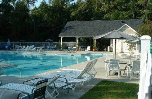 North Charleston House | Country Haven - Hot Tub & Pool! Game Room, King Beds, Mins 2 dwtn