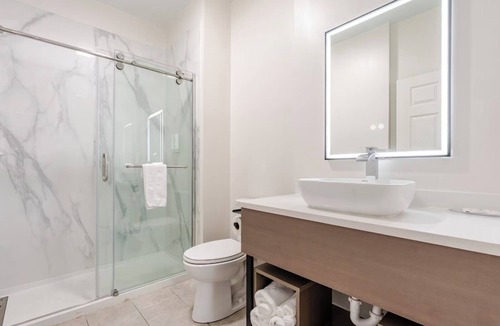 Harbison Apartment | Cozy 1-bedroom hotel suite with kitchen in Columbia
