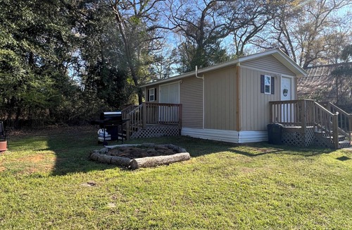 Rockfish Cabin | Cozy 1-bedroom private cabin in serene Raeford on historic working farm