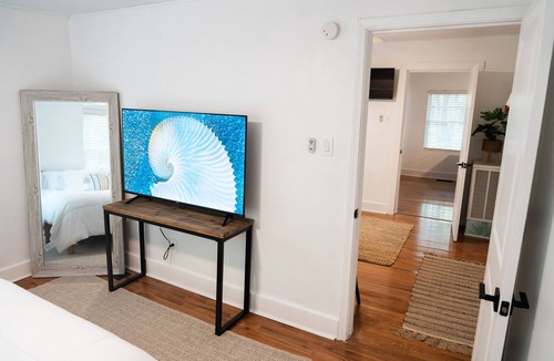 Riverland Terrace Cottage | Cozy 2 Bedroom Beach Cottage