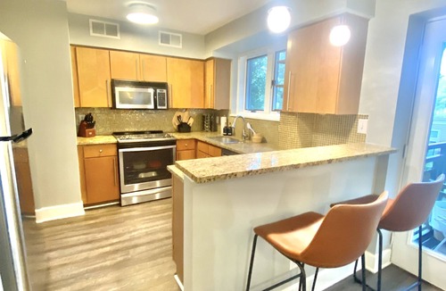 Charlotte Condo | Cozy 2-bedroom condo in Charlotte close to all city entertainment
