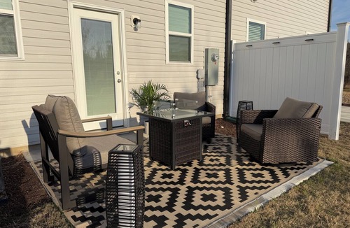 Kipling House | Cozy 2-bedroom townhome in fantastic Lillington with AC