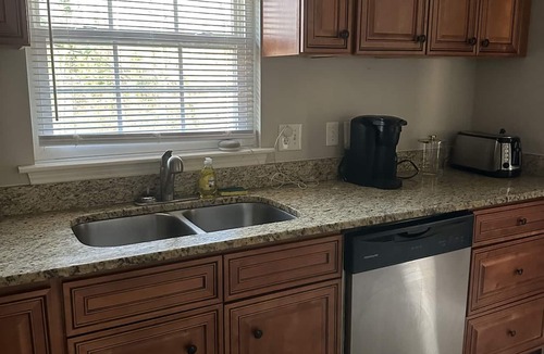 Paw Creek House | Cozy 3 bedroom home in charlotte close to airport and highways