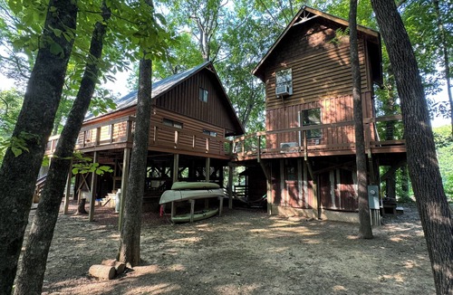 Elizabethtown Cabin | Cozy 3BR 1Bath Cabin on the Cape Fear River. Add Bunk House for an extra Fee.