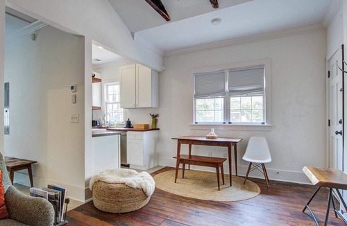 Cannonborough Elliotborough Cottage | Cozy Charleston Cottage on the East Side