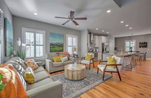 North Charleston House | Cozy Charleston Home with Putting Green