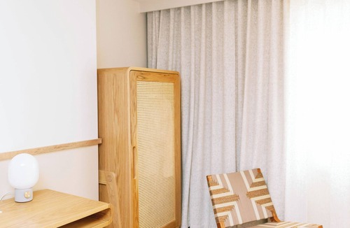 Ansonborough Hotel | Cozy Charleston Retreat | King Bed + Luxe Touches