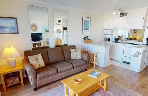 Tybee Island Condo | Cozy Coastal Condo w/Water Views & Pool Access