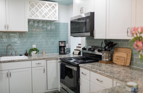 West Ashley House | Cozy Cottage Near Downtown