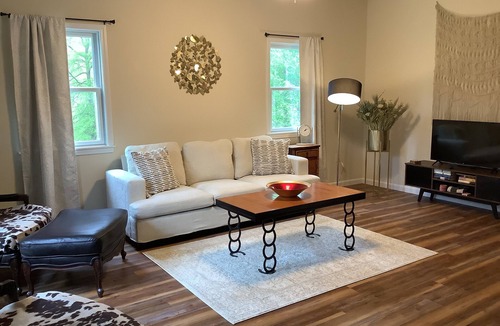 North Carolina Piedmont Cottage | Cozy cottage over looking 40 acre horse farm. 5 mile to historical Pinehurst