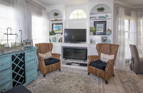 Saint Helena Island House | Cozy Family Home w/ Ocean & Golf Course Views - Steps to Pool, Beach, & Dining
