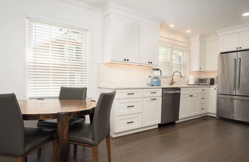 Green Valley House | Cozy family-style home, close to Gardens, Friendly Center and Downtown.