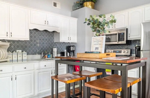Mount Pleasant House | Cozy Home Minutes From Historic Charleston, Sullivan's Island & Isle of Palms