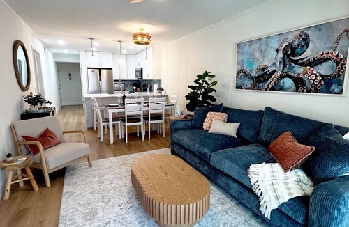 Garden City Condo | Cozy Luxe Beach Condo: Fully Renovated + Steps From The Beach + Pool