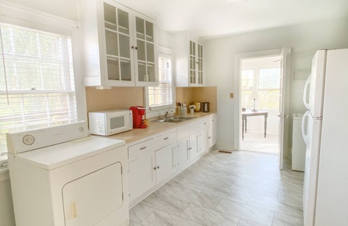 Shandon House | Cozy retreat near Williams Brice/Ft. Jackson/UofSC