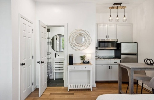 Cannonborough Elliotborough Apartment | Cozy Studio in the Center of Downtown Charleston!