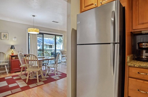 Hilton Head Island Condo | Cozy upgraded condo 10 minutes from the Beach !