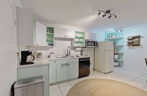 West Ashley House | Cozy West Ashley Apartment- Close to shopping and Downtown Charleston