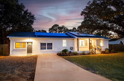 Charleston House | Creekside Retreat w/Hot Tub + Game Room, 6 minutes to Downtown, 15 to Folly!
