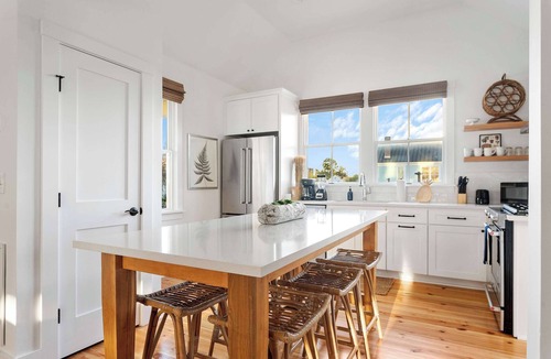 Downtown Charleston House | Crosstown @ King | Downtown Dream - Walk to King!