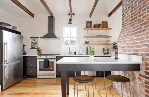 Downtown Charleston House | Crosstown @ King | Downtown Chic Cottage Near King