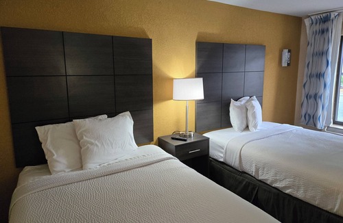 Paw Creek Hotel | Days Inn by Wyndham Charlotte Northlake