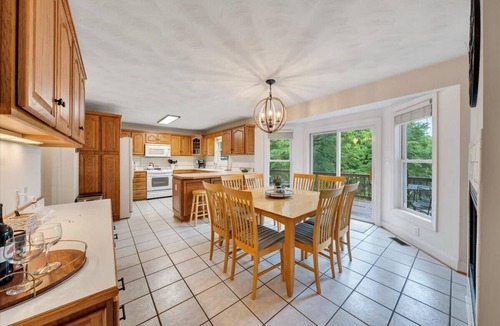 High Point House | DEEP WATER COVE - Lakefront LUXURY-lg covered dock, hot tub, kayaks + 2 game rms