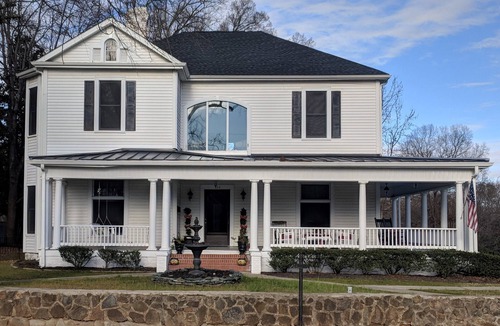Fort Mill House | Delightful Victorian home with 6 bedrooms in downtown Fort Mill