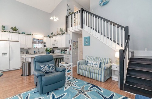 Surfside Beach House | 🔥DISCOUNTED AUGUST 1-8, PLUS EXTRA 5% OFF RENTAL RATE, 4 BDM, CLOSE TO OCEAN 🌊