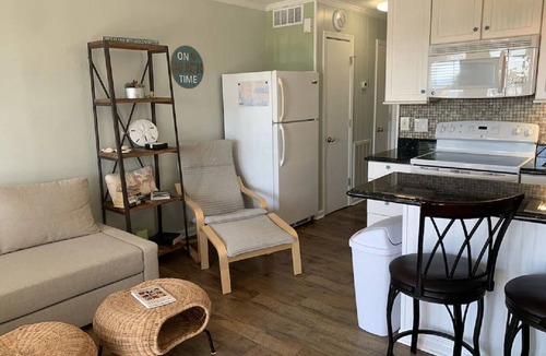Isle of Palms Condo | Discover Charleston @seacabin226b - Isle of Palms, Oceanfront Condo