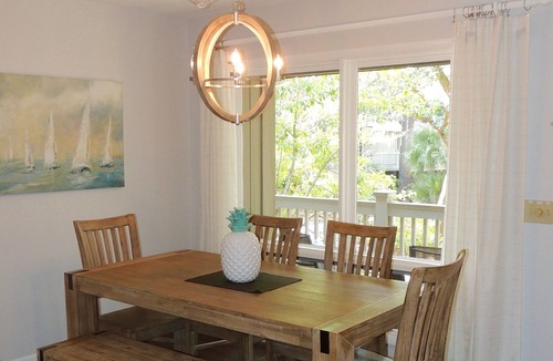 West Beach Cottage | Dog friendly Sparrow Pond Cottage