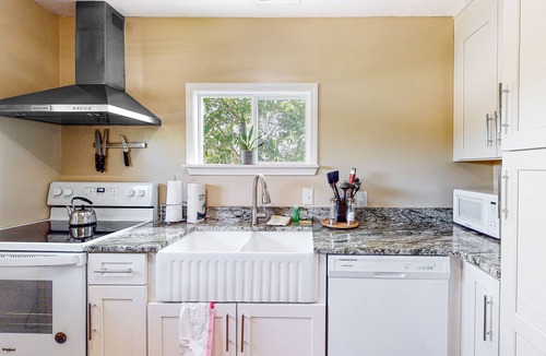 Atlantic Beach House | Dog-friendly home near the ocean with central AC, WiFi, & washer/dryer