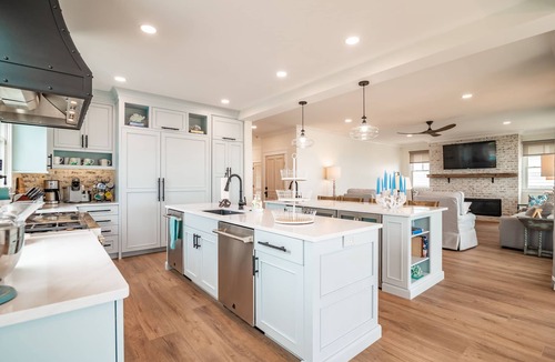 Pawleys Island House | Dolphinview on Pawleys Island With Creek Dock, Oceanfront & More!
