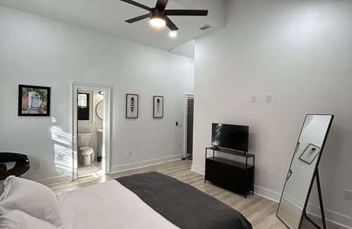 Westside Cottage | Downtown Charleston cottage, next to Hampton Park. Great location!!