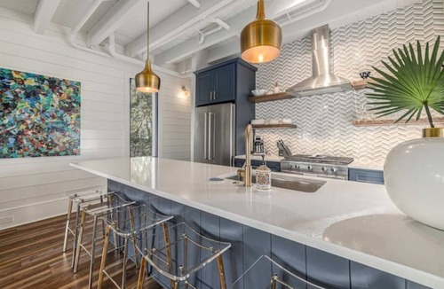 Cannonborough Elliotborough House | Downtown Charleston! One block to King St. Free parking for two vehicles