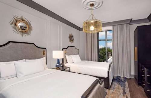 Ansonborough Hotel | Downtown Getaway w/Kitchenette l Near to South Carolina Aquarium - 0.3 mi Away