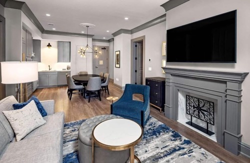 Ansonborough Hotel | Downtown Getaway w/Kitchenette l Near to South Carolina Aquarium - 0.3 mi Away