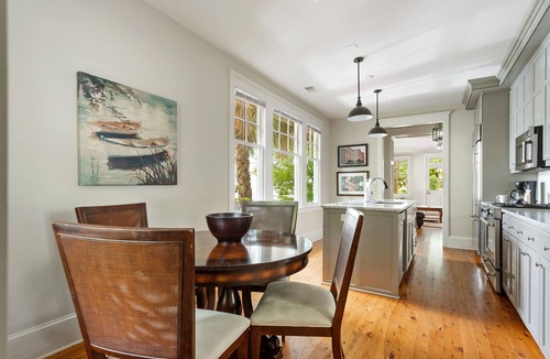 Cannonborough Elliotborough House | Downtown Luxury | The Rainbow Cottage