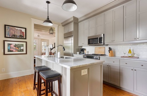 Cannonborough Elliotborough House | Downtown Luxury | The Rainbow Cottage