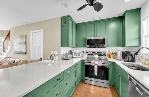 Charleston Historic District House | Dreamy Downtown Condo, Near Meeting St & Broad St