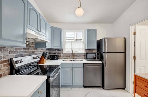 Beach Institute Cottage | Duckie's Cottage in Historic Savannah | Heated Pool Access
