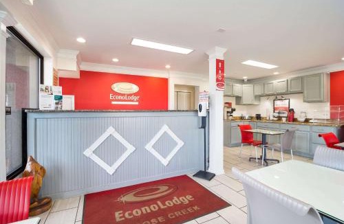 Goose Creek Cabin | Econo Lodge Goose Creek - Charleston North