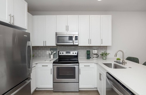 Dilworth Apartment | Elegant Urban Escape In The Heart Of Dilworth
