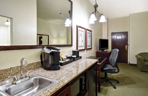 Downtown Charleston Hotel | Embassy Suites by Hilton Charleston Historic District